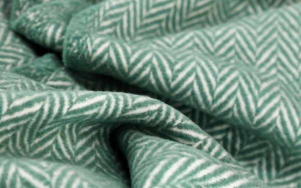 Bild 2 von Plaid mit Herringbone Muster, salbei, 140 x 200 cm