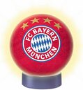 Bild 2 von Ravensburger Puzzleball Nachtlicht FC Bayern München, 72 Puzzleteile, mit Leuchtsockel inkl. LEDs; FSC® - schützt Wald - weltweit