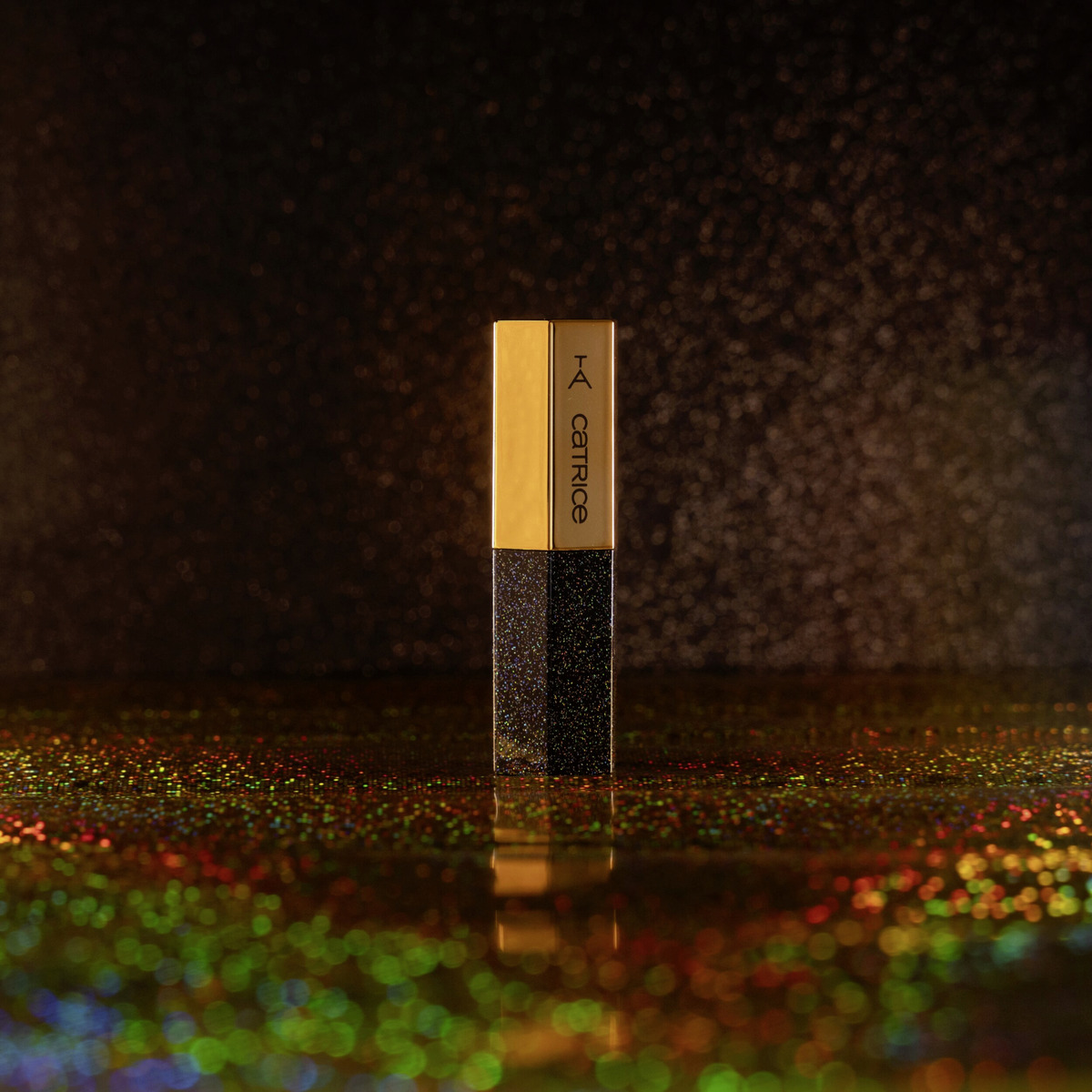 Bild 2 von Catrice About Tonight Metallic Lipstick - C01 Kiss Me At Midnight