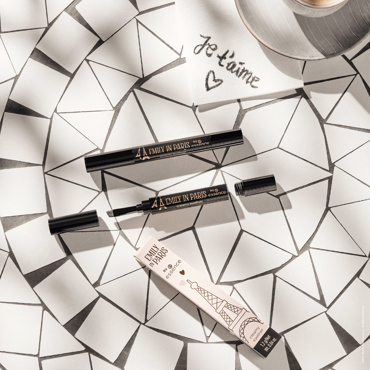 Bild 3 von essence Emily in Paris creamy eyeliner 01 #DidYouSayAmour?