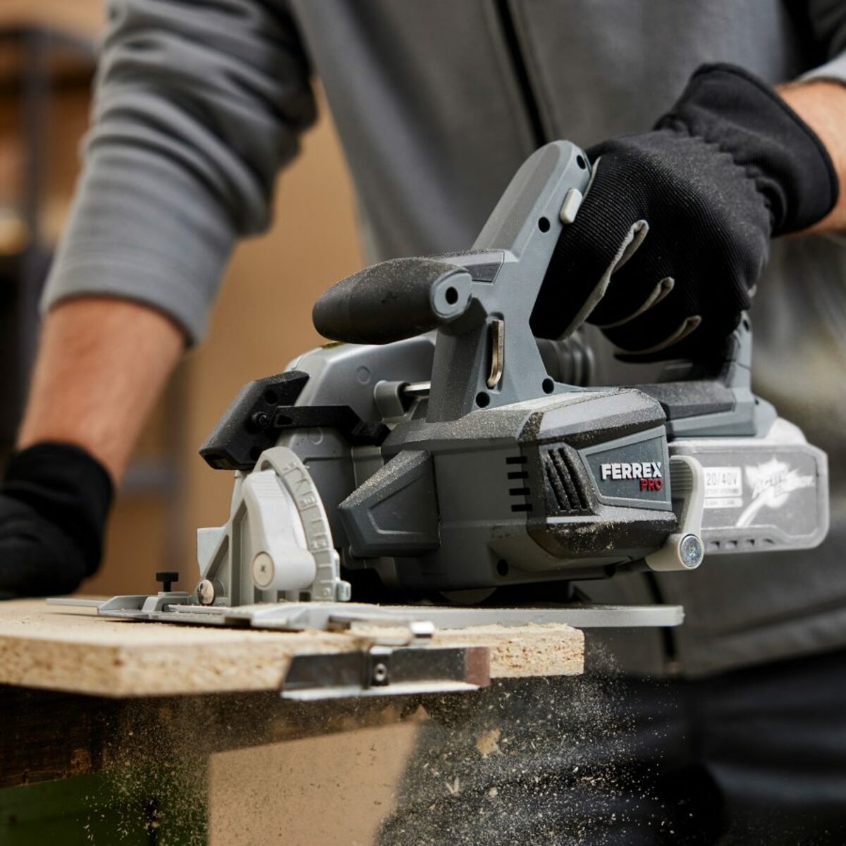 Bild 2 von FERREX PRO Akku-Handkreissäge