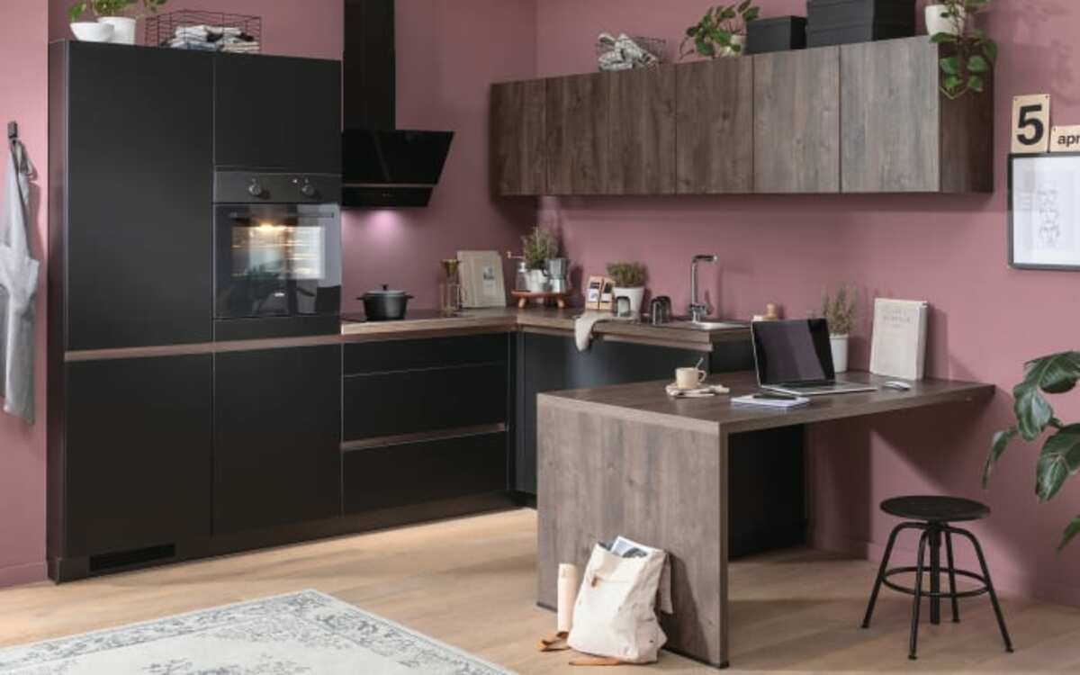 Bild 1 von Einbauküche IP 3150, schwarz/Oregon Nachbildung, inkl. Elektrogeräte