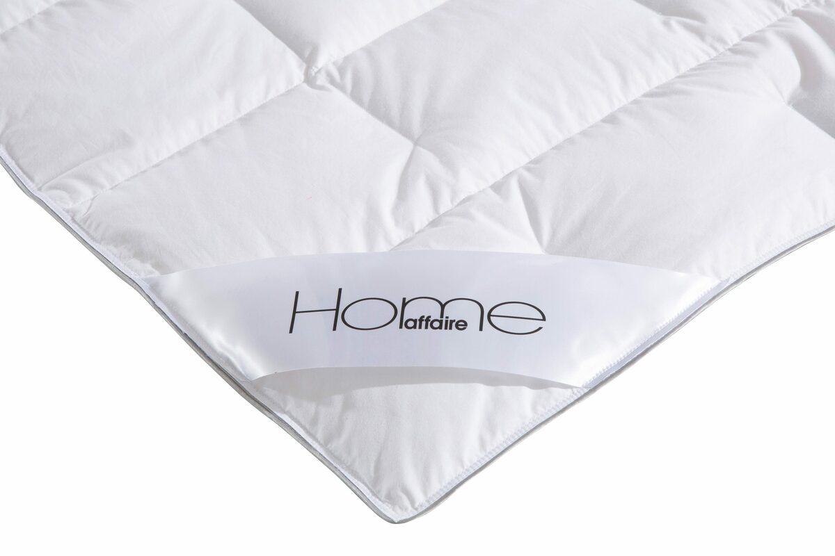 Bild 3 von Daunenbettdecke, TAMINS, von Sommer bis Winter ist für jeden etwas dabei., Home affaire, Füllung: 100% Daunen, Bezug: 100% Baumwolle, In vielen Größen erhälich! 135x200 & 155x220 cm.