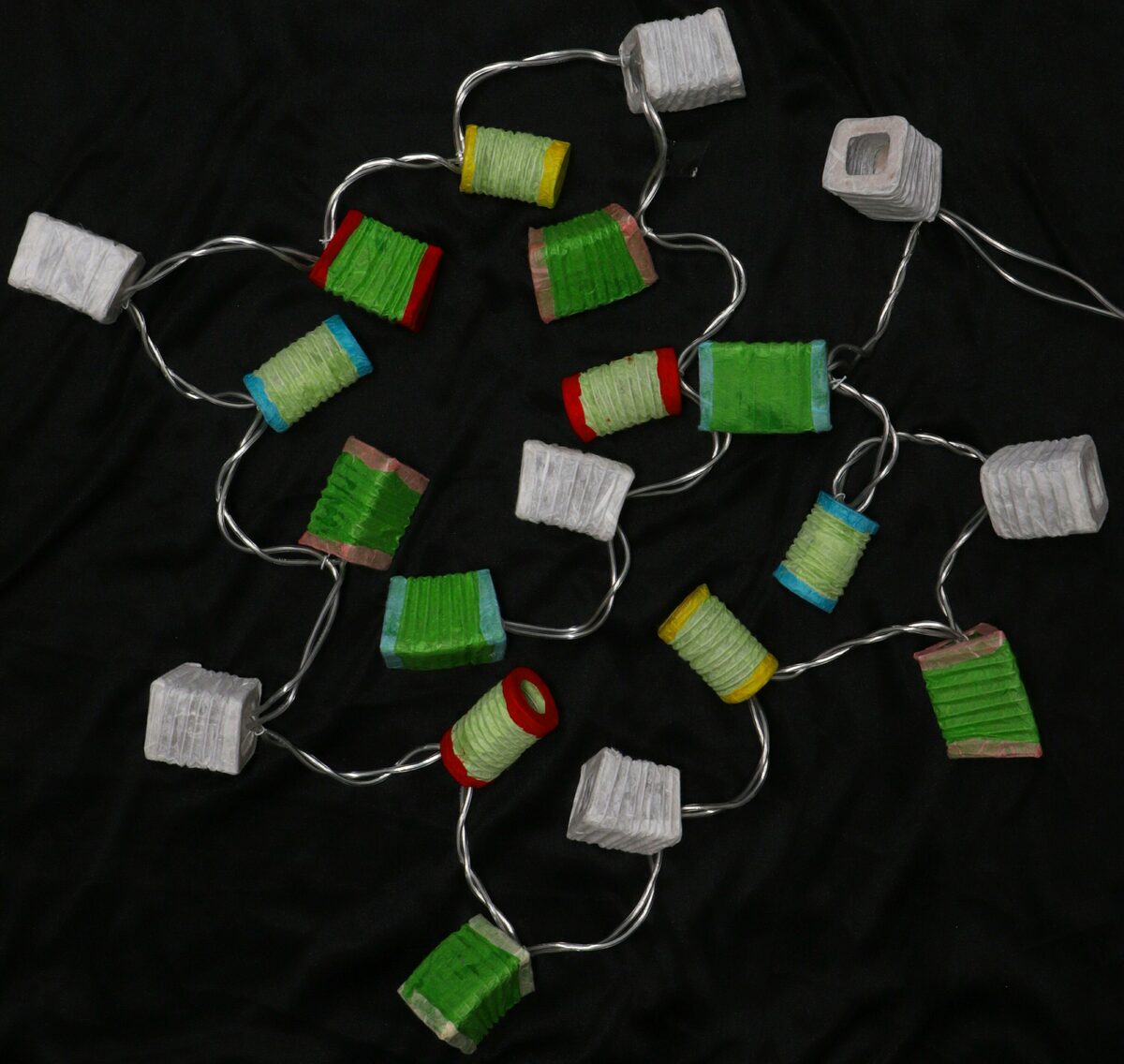 Bild 3 von Guru-Shop LED-Lichterkette LED Lichterkette Lampions - mix grün/weiß