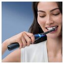 Bild 3 von Oral-B Elektrische Zahnbürste iO Series 8, Aufsteckbürsten: 1 St., mit Reiseetui