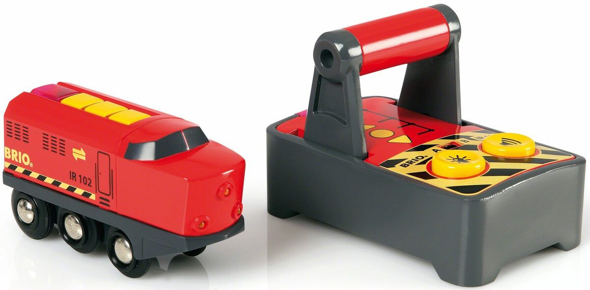 Bild 1 von BRIO® Spielzeug-Eisenbahn BRIO® WORLD, IR Frachtlok, mit Licht und Soundfunktion, FSC® - schützt Wald - weltweit