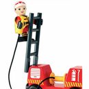 Bild 3 von BRIO® Spielzeug-Feuerwehr 33811, Leiterfahrzeug, mit Sirene, Blaulicht und Schlauch