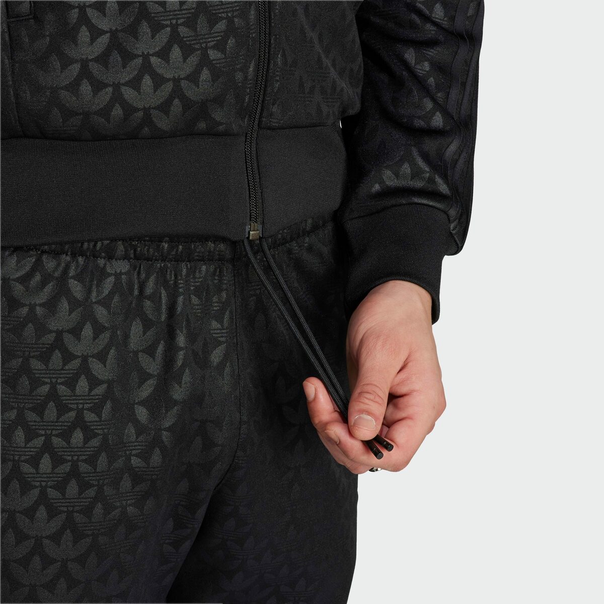 Bild 4 von adidas Originals Sporthose GRAPHICS MONOGRAM SST (1-tlg)