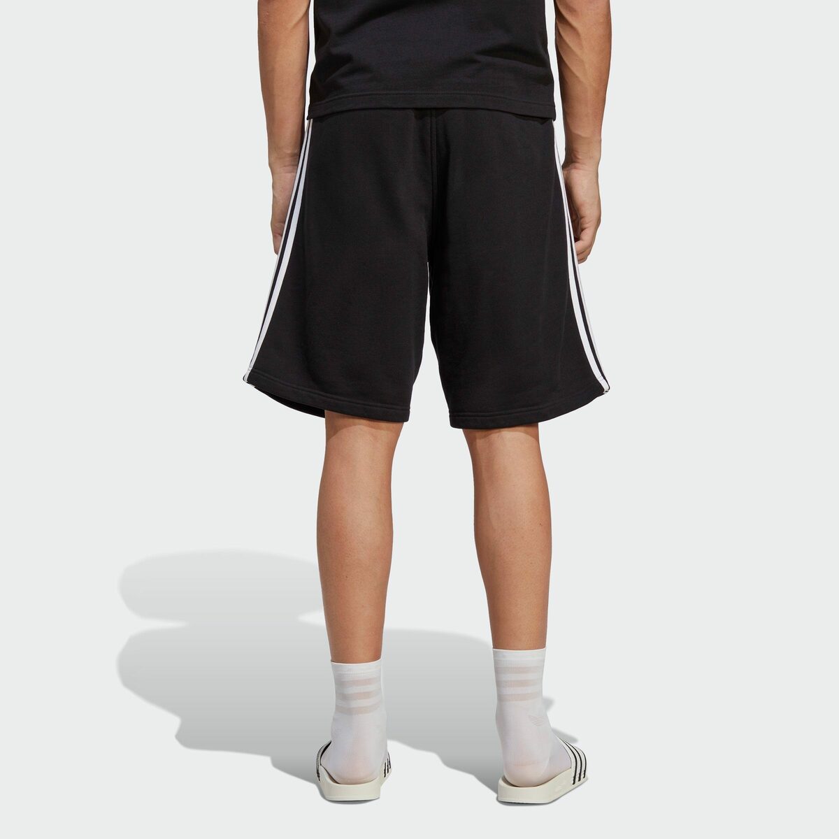 Bild 2 von adidas Originals Shorts ADICOLOR CLASSICS 3-STREIFEN SWEAT (1-tlg)