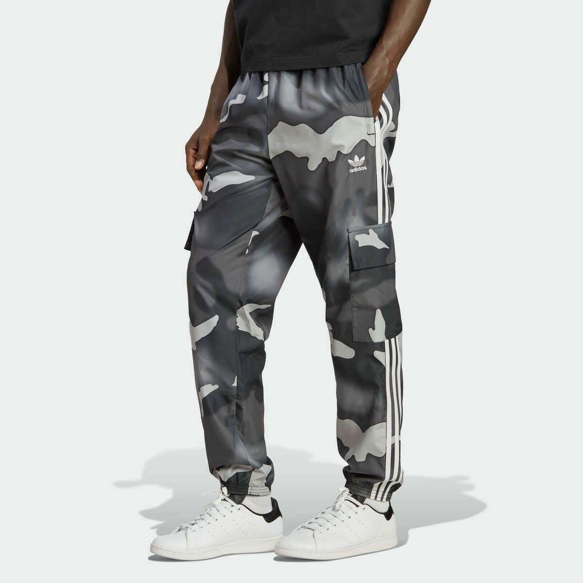 Bild 1 von adidas Originals Sporthose GRAPHICS CAMO CARGOHOSE (1-tlg)