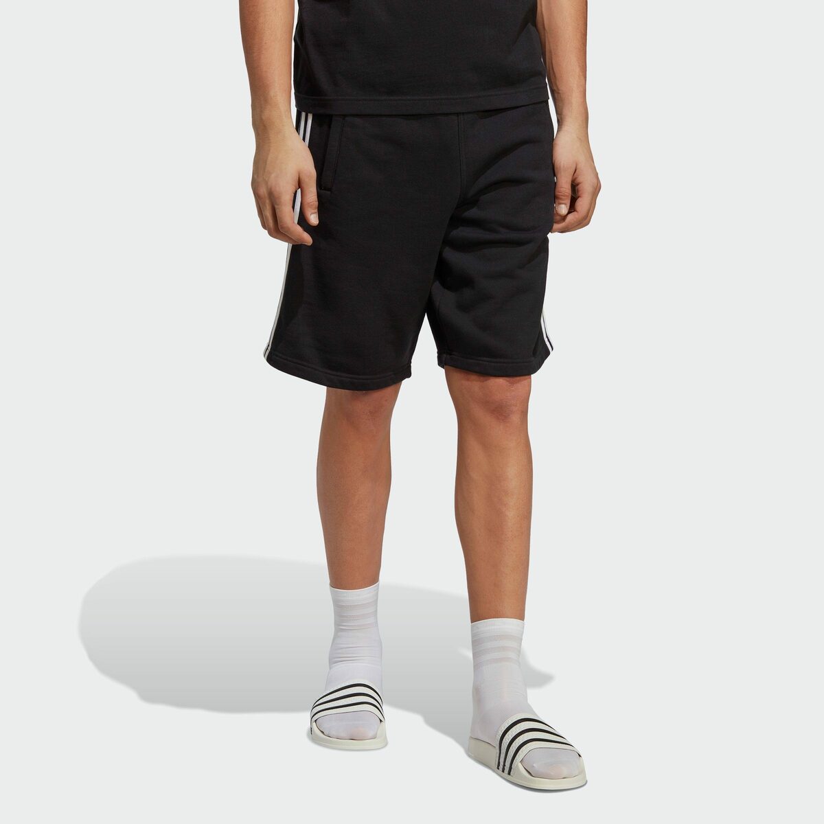 Bild 1 von adidas Originals Shorts ADICOLOR CLASSICS 3-STREIFEN SWEAT (1-tlg)