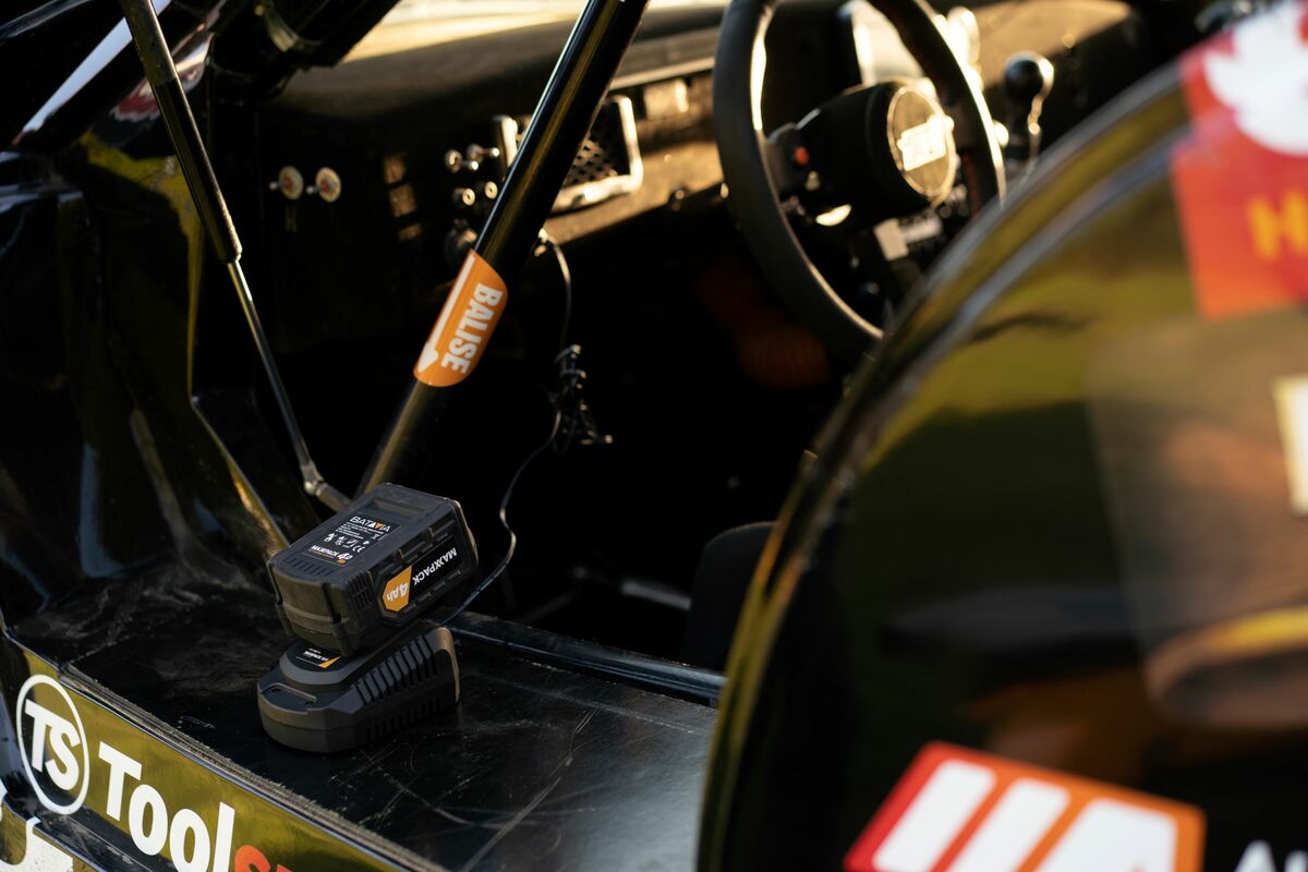 Bild 3 von Batavia 18 V Autoladegerät 2.2Ah (12V Netzteil)