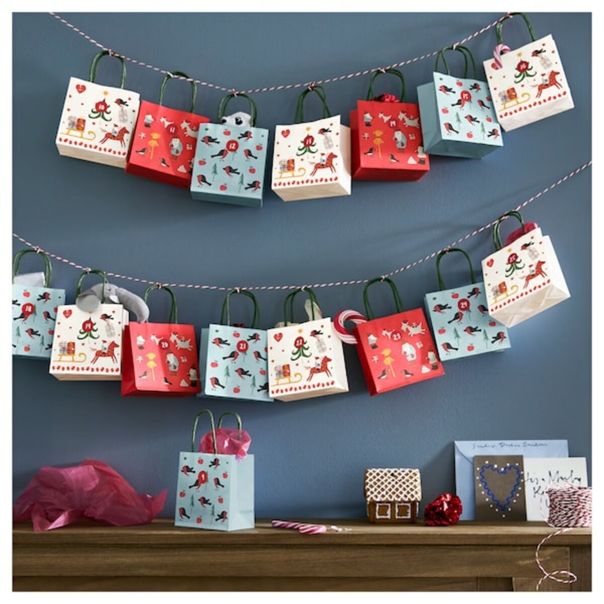 Bild 2 von VINTERFINT  Geschenktüte, Weihnachtsmuster versch. Farben 10x10 cm