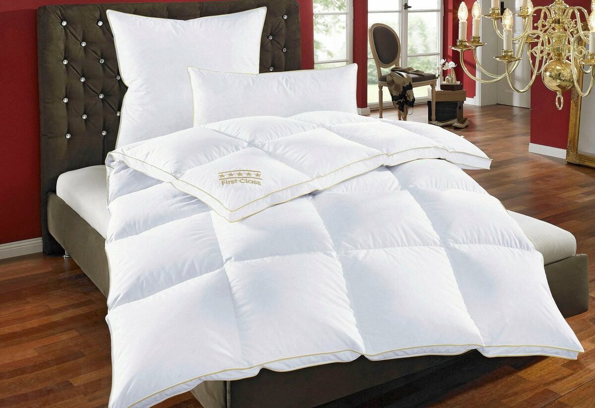 Bild 1 von Daunenbettdecke, Emilias, Bettdecke in 135x200 cm und weiteren Größen, OBB, Füllung: 90% Daunen, 10%Federn, Bezug: 100% Baumwolle, Bettdecken hergestellt im Schwarzwald, Weiß