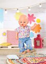 Bild 3 von Baby Born Puppenkleidung Trend Jeans, 43 cm, mit Kleiderbügel