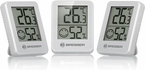 Bresser 3er Set Thermometer Hygrometer - Digitales Raumthermometer für Kontrolle Innenraum Luftfeuchtigkeit, Kühlschrankgeeignet, Wandmontage und Magnet, Schimmelvorbeugung - Indikator Smiley, Weiß