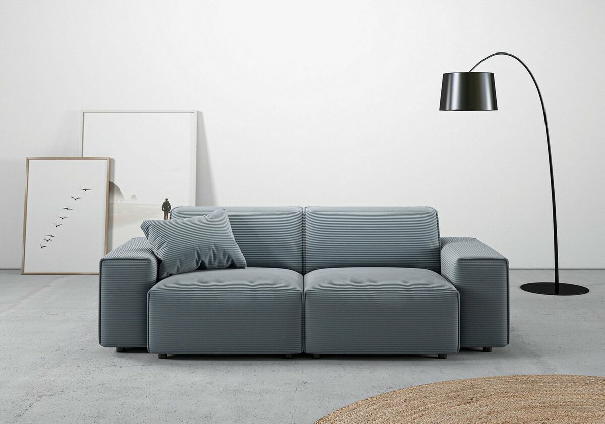 Bild 1 von Andas 2,5-Sitzer Glimminge, besondere Kedernähte, auch in Breitcord + Easy care-Bezug, Zierkissen, Grün