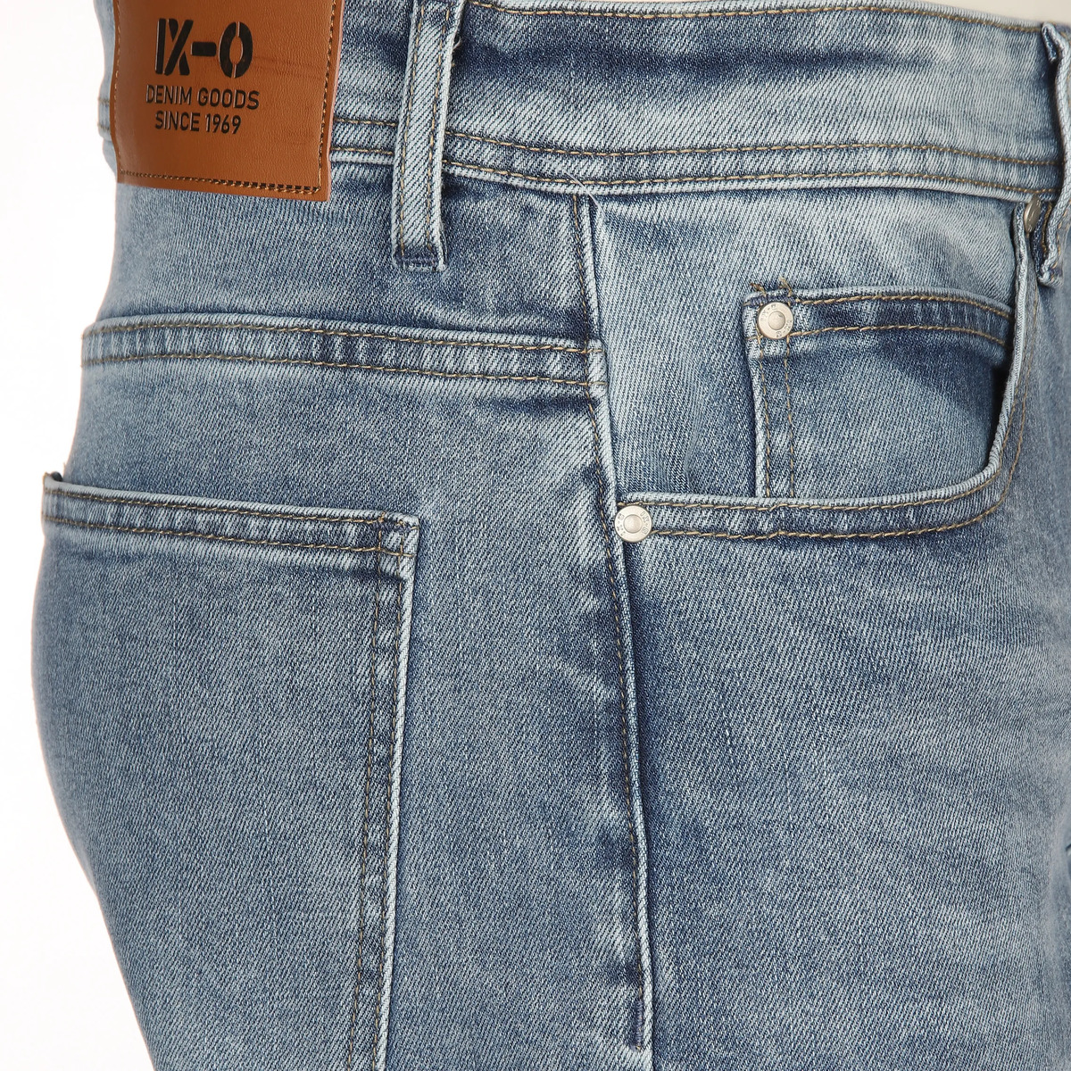 Bild 4 von Herren Jeans in heller Waschung
                 
                                                        Blau