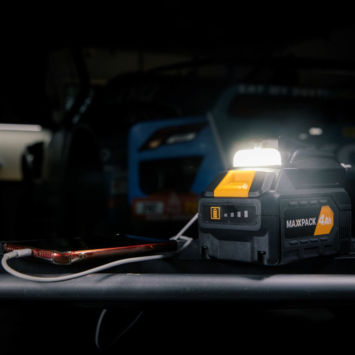 Bild 3 von Batavia 18 V USB-Akku-Adapter (2x) + Taschenlampe