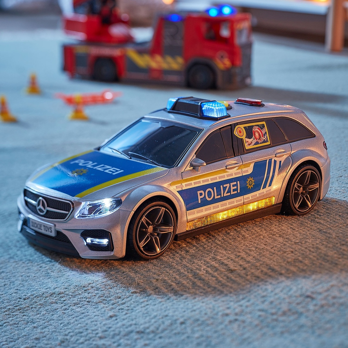 Bild 4 von DICKIE TOYS Einsatzfahrzeug