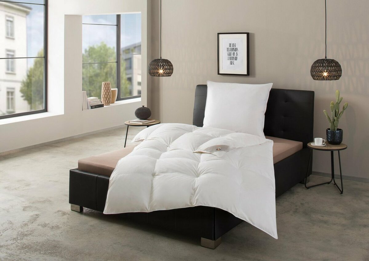 Bild 1 von Federbettdecke, Laram, Bettdecke in 135x200 oder 155x220 cm, für Sommer oder Winter, RIBECO, Füllung: 90% Federn, 10% Daunen, Bezug: Baumwollgewebe, Super Preis-Leistung, Weiß