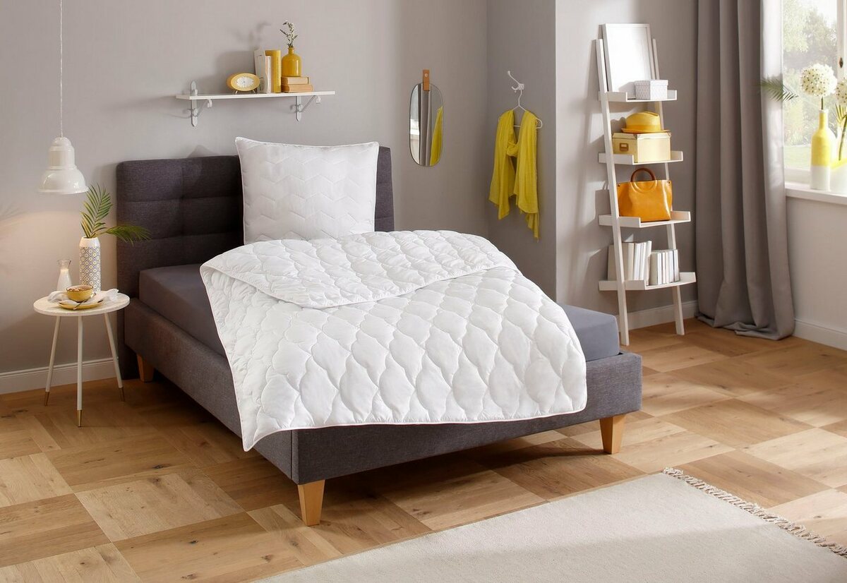 Bild 1 von Kunstfaserbettdecke, Mondschein, my home, Füllung: Polyester, Bezug: Polyester oder antibakteriellen Microfaser, Bettdecke in 135x200 cm und weiteren Größen, für Sommer oder Winter, Weiß