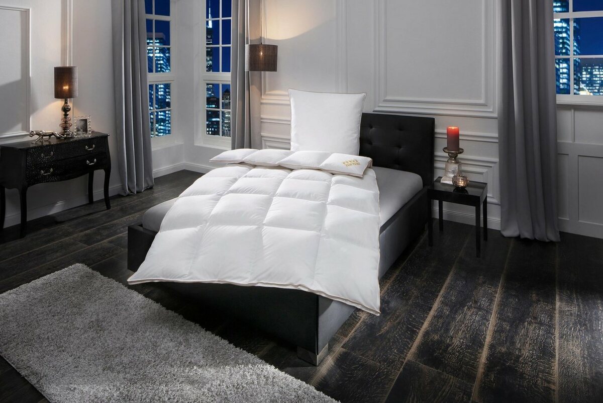 Bild 1 von Daunenbettdecke + Federkissen, Emilias, OBB, Füllung: 90% Daunen, 10% Federn, Bezug: 100% Baumwolle, Bettwaren-Set, 135x200 oder 155x220 cm, für Sommer oder Winter, Weiß