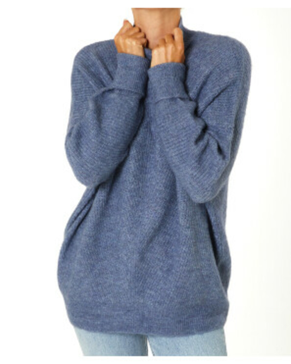 Bild 1 von Flauschiger Strickpullover
       
      Janina Stehkragen
   
      blau