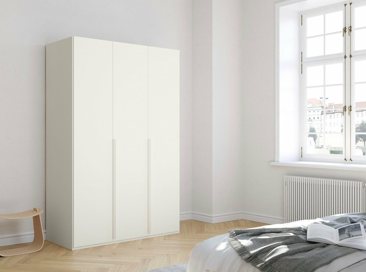 Bild 1 von Rauch Drehtürenschrank Purisma mit umfangreicher Innenausstattung, Weiß