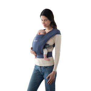 Ergo Baby Babytrage Embrace, Blau, Textil, 17.4x12.4x26.5 cm, unisex, AGR-geprüft, Bauchtragefunktion, Schultergurte über Kreuz tragbar, Kindersitze, Babytragen