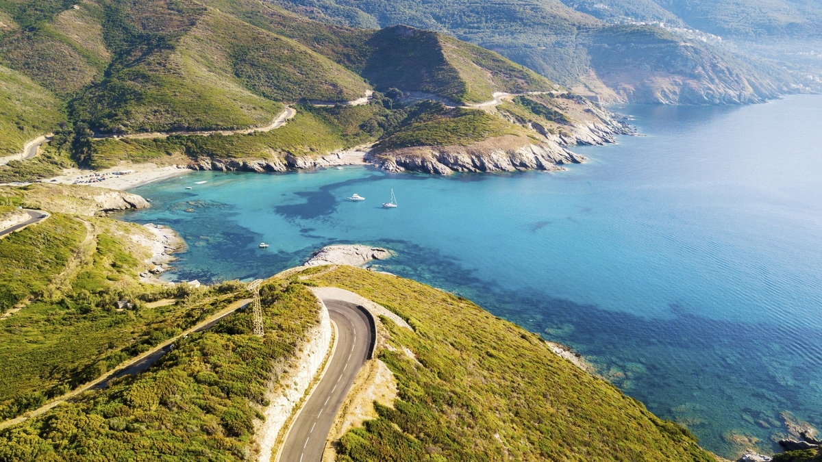 Bild 1 von Sardinien & Korsika Mietwagen-Kombi - 3* Hotel Pausania Inn & 3* Hotel Castel Vecchio