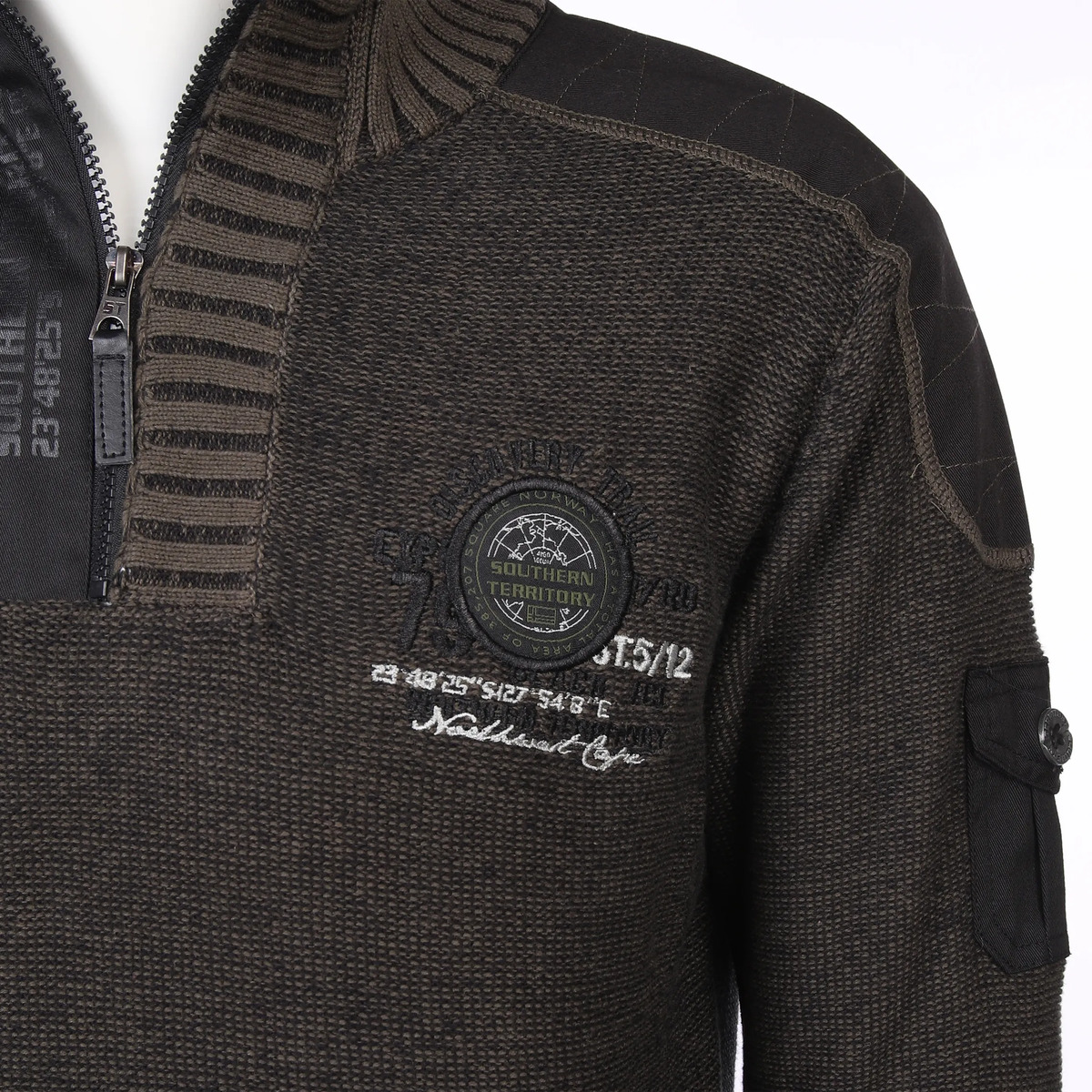 Bild 3 von Herren Stricktroyer  mit vielen Details
                 
                                                        Oliv