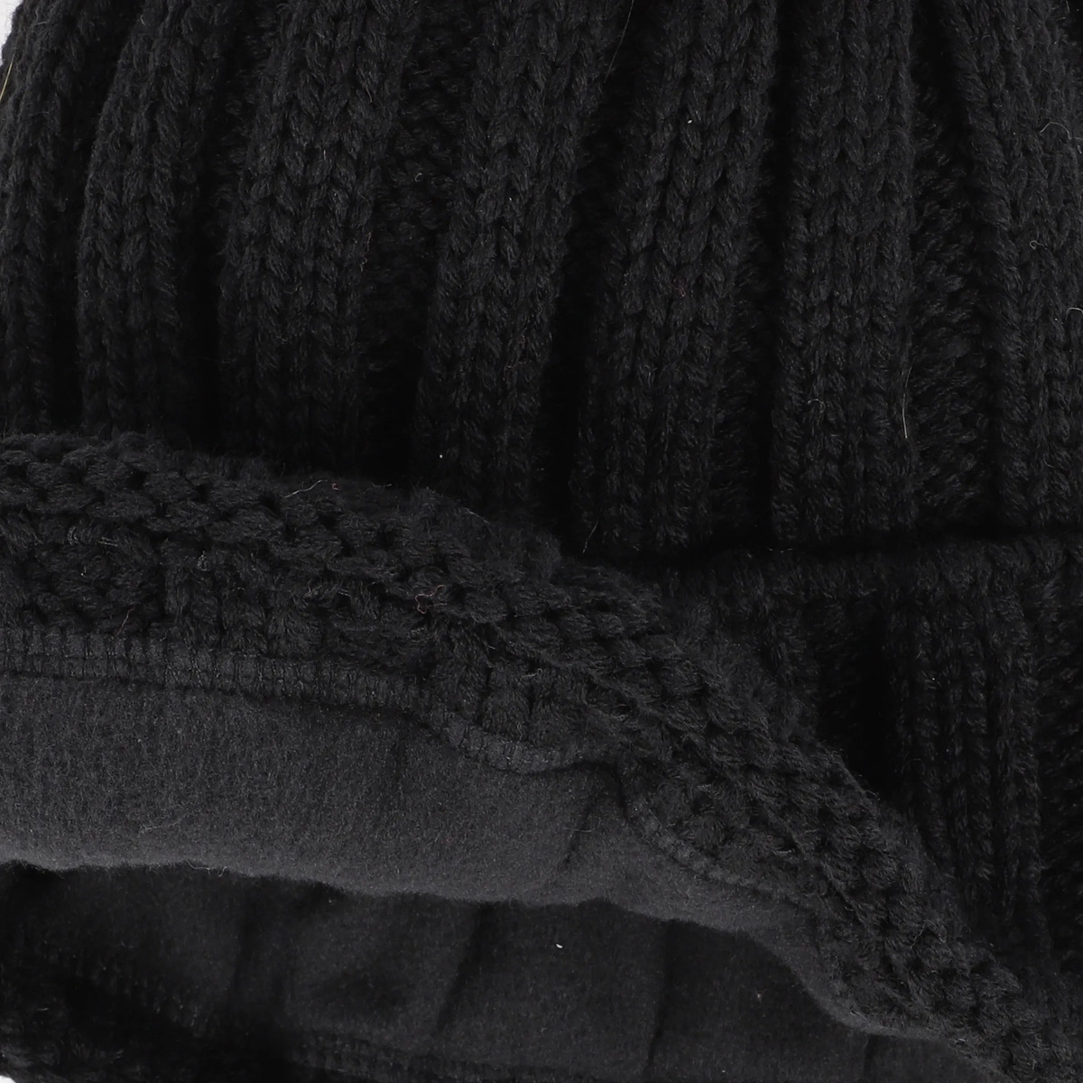 Bild 3 von Damen Strickmütze mit Bommel
                 
                                                        Schwarz