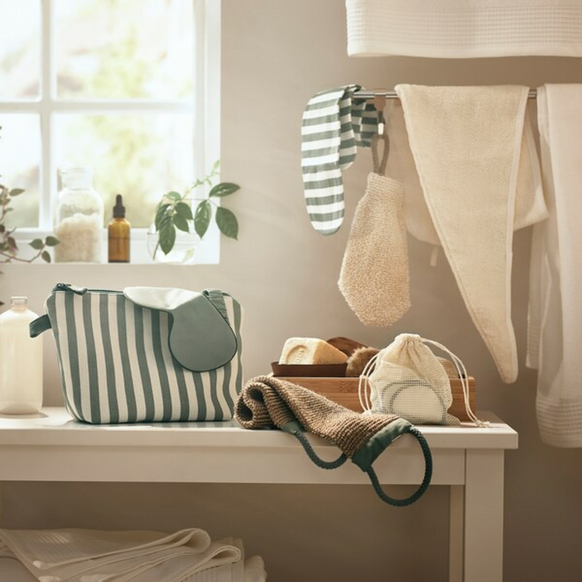 Bild 4 von PRAKTPORTLAK  Schrubbhandschuh