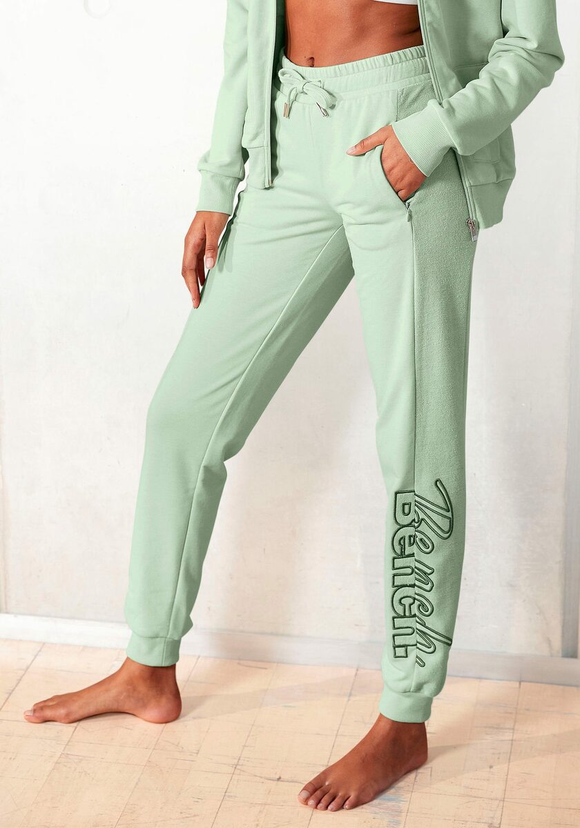 Bild 1 von Bench. Relaxhose mit Logostickerei, Loungeanzug