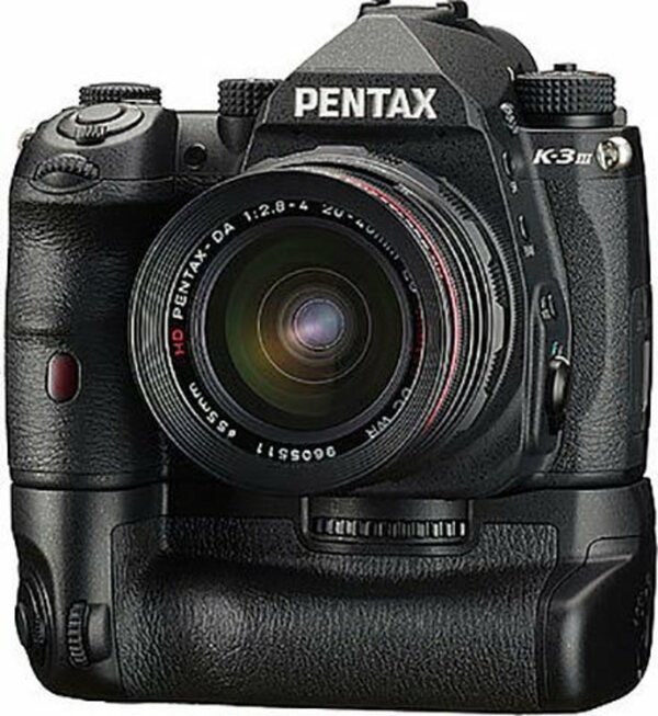 Bild 1 von PENTAX Premium PENTAX K-3 MIII Systemkamera (18-135 WR, 25,73 MP, Bluetooth, WLAN (Wi-Fi)