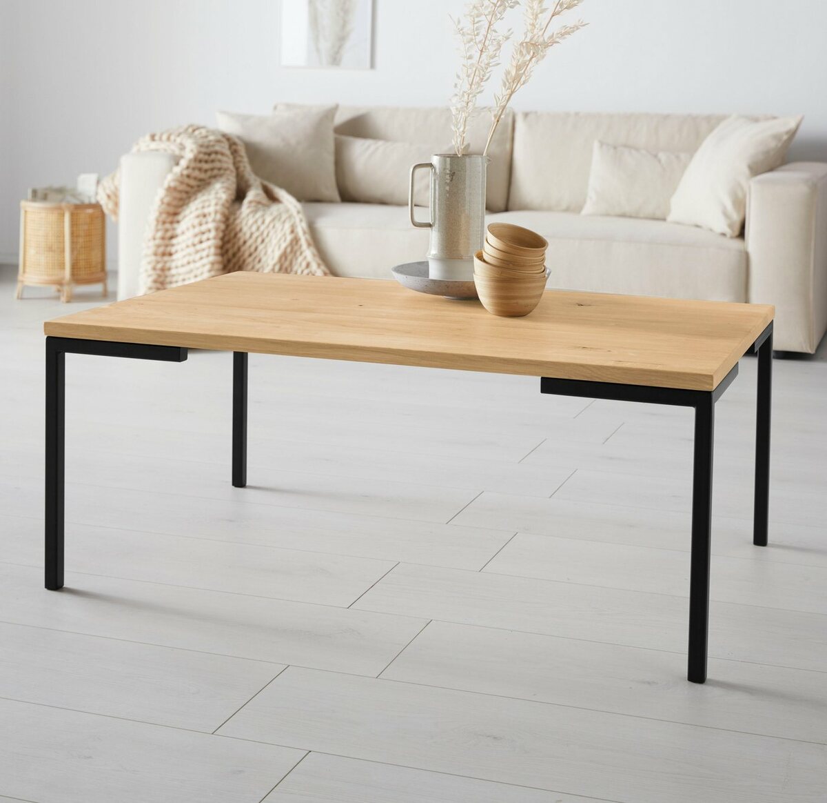 Bild 1 von OTTO products Couchtisch Lennard, Wildeiche, rechteckige Tischplatte, mit schmalen Metallbeinen, Beige