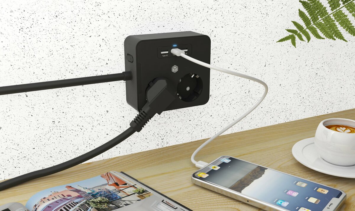 Bild 4 von IB-MPS2220B-CH, Doppelsteckdose mit Ein/Ausschalter, 2x USB Type-A (5V 2.4A p. Port) 1x USB Type-C (