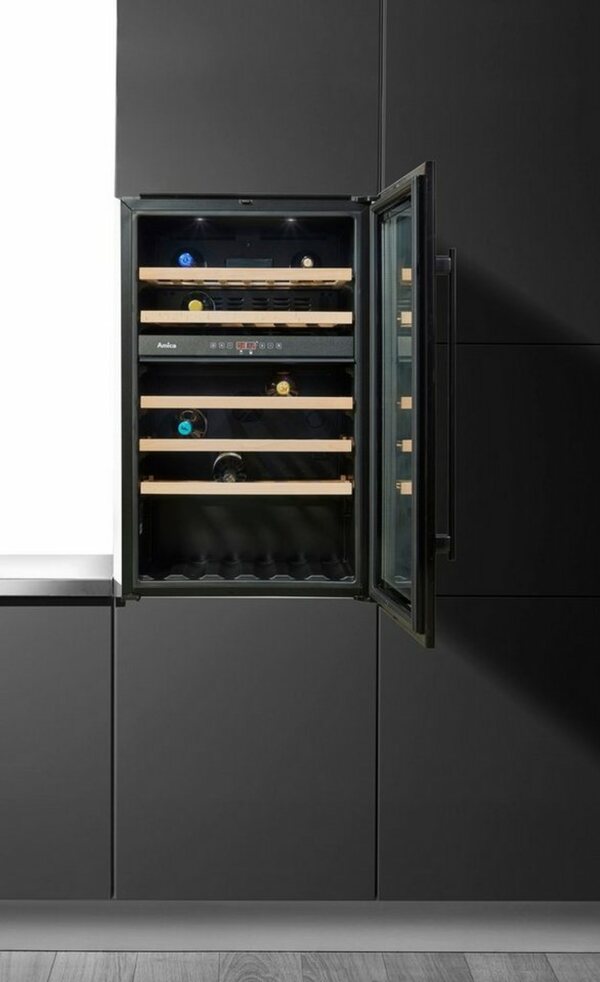 Bild 1 von Amica Einbauweinkühlschrank WK 341 220 S,für 58 Standardflaschen á 0,75l, Einbaukühlschrank