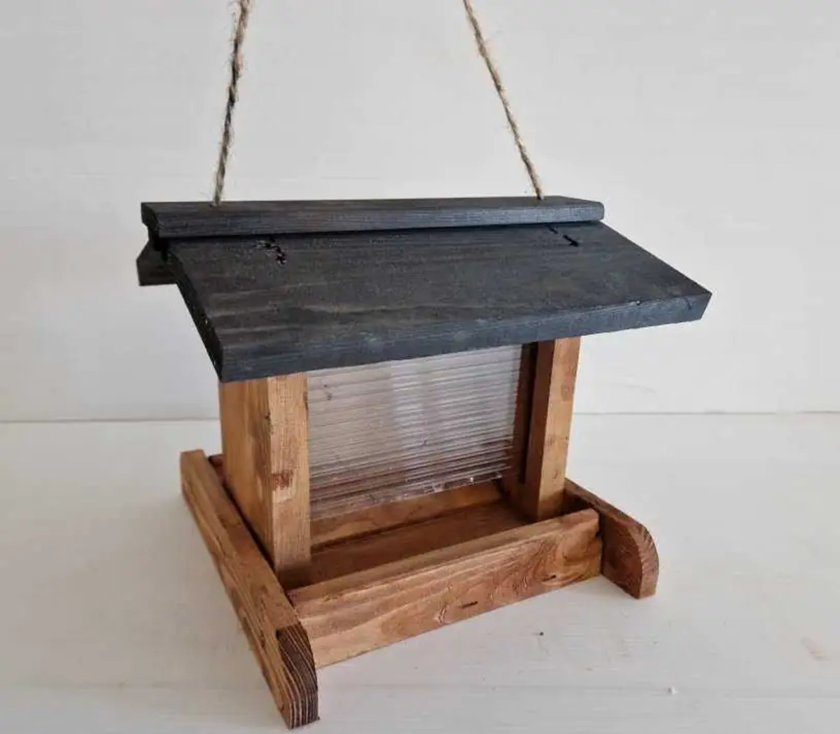 Bild 1 von Vogelhaus Emma mi Plexiglasscheibe aus Birkenholz zum Hängen