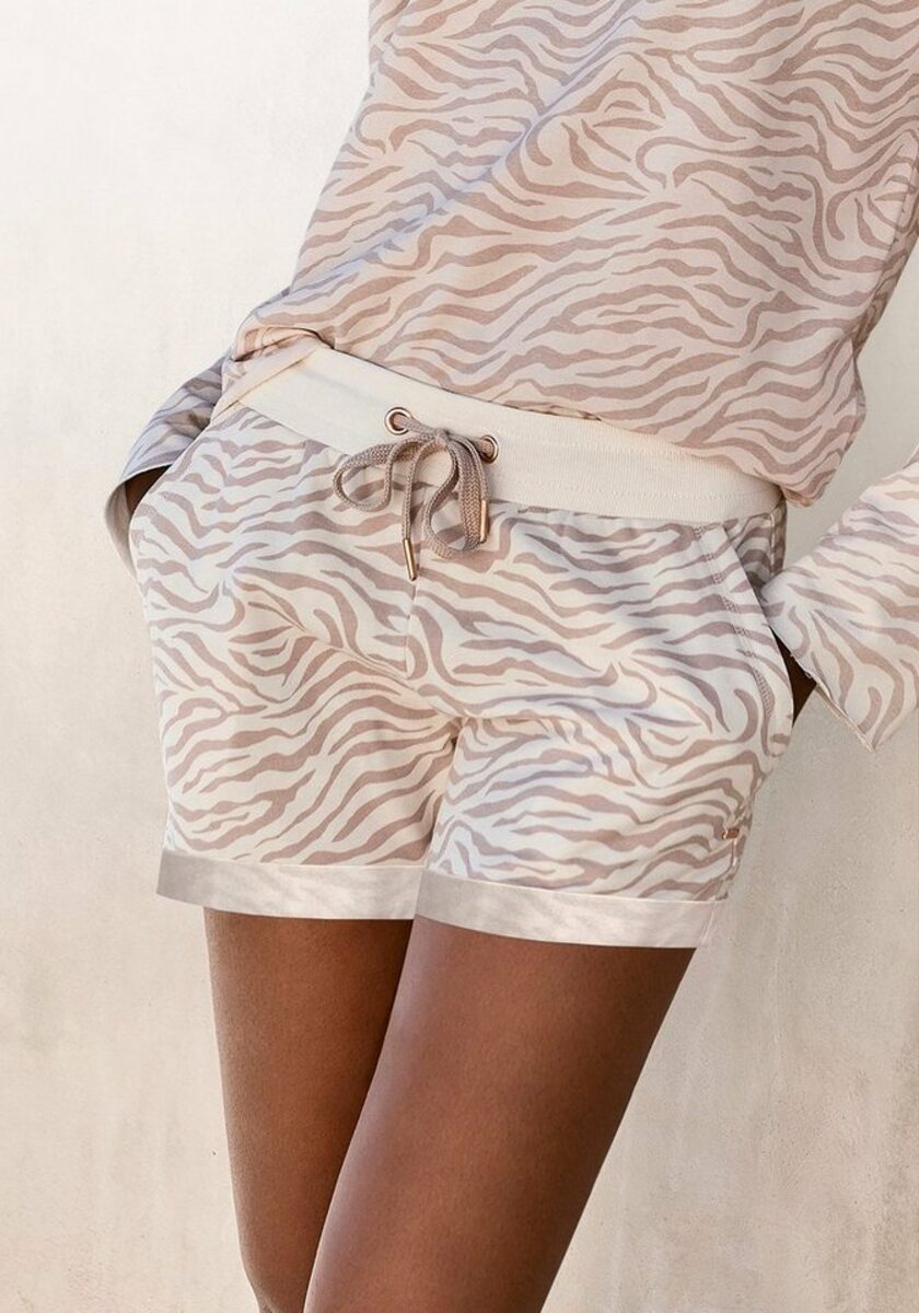 Bild 1 von LASCANA Shorts mit Rippbündchen und Umschlagsaum, Beige