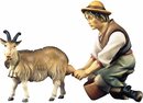 Bild 1 von ULPE WOODART Krippenfigur »Hirte mit Ziege zum Melken« (Set, 2 Stück), Handarbeit, hochwertige Holzschnitzkunst