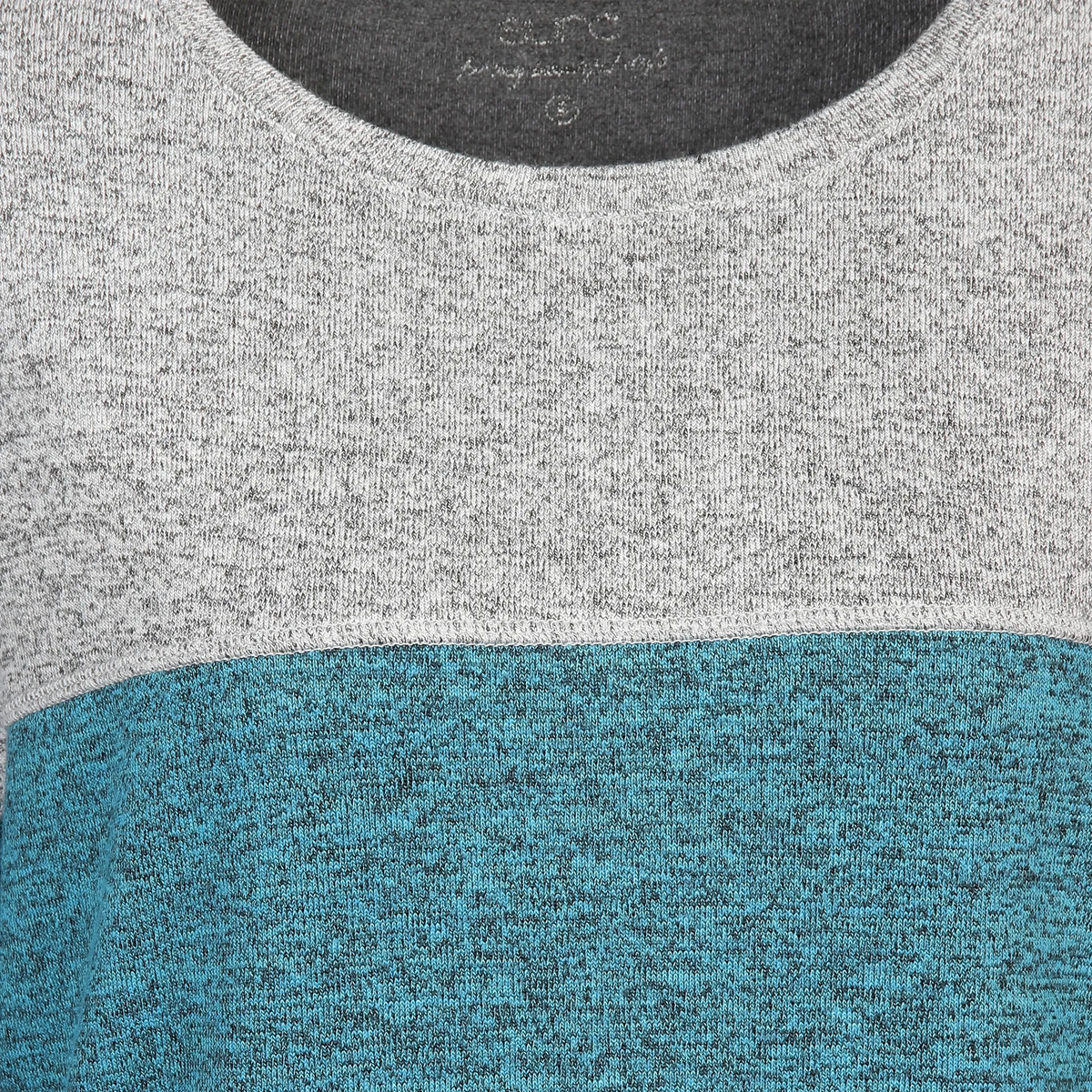 Bild 3 von Damen Langarmshirt im Colorblock
                 
                                                        Marine