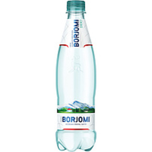 Natuerliches Mineralwasser mit Kohlensaeure versetzt "Borjom...
