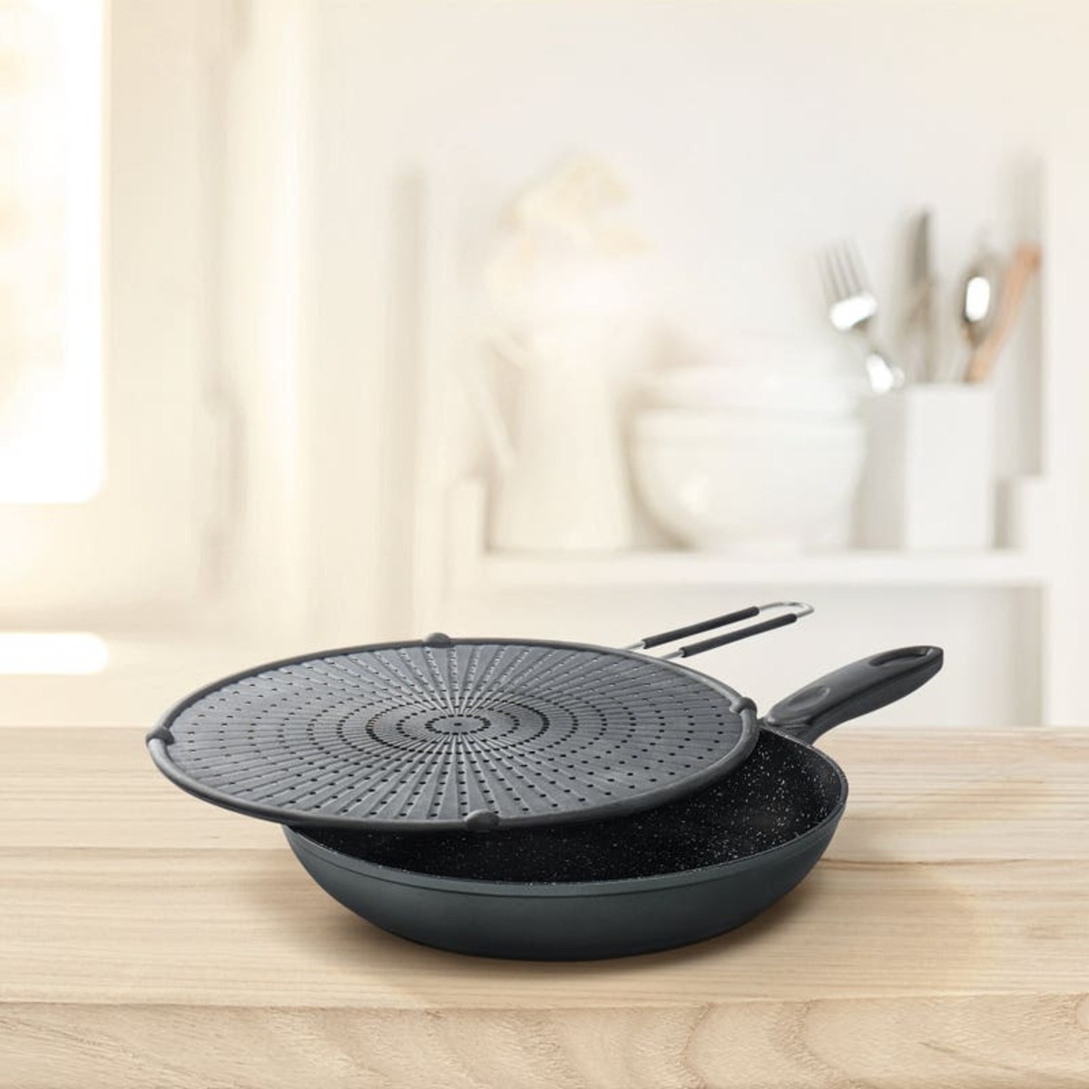 Bild 1 von Silikon-Spritzschutz für Pfannen, ca. 50x32x2cm