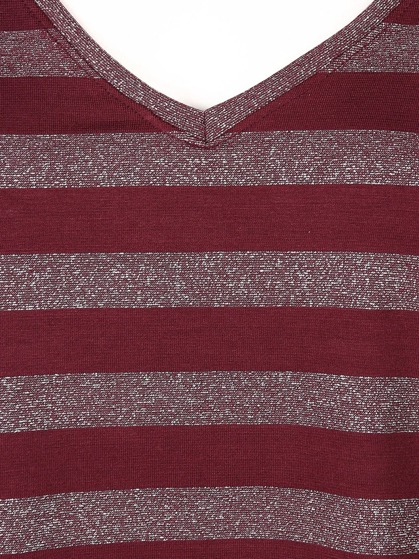 Bild 3 von Only ONLALEXA S/S V-NECK T Shirt mit Glitzerstreifen
                 
                                                        Rot