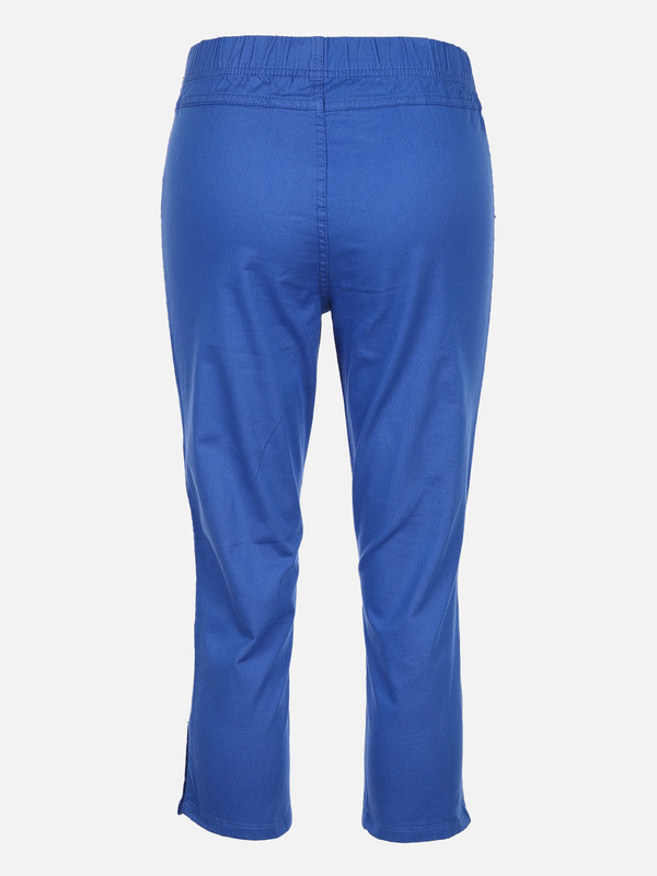 Bild 2 von Damen Capri Hose mit seitlichen Knöpfen
                 
                                                        Blau