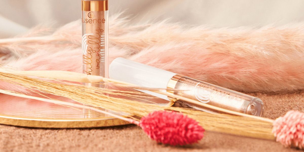 Bild 3 von essence Chilly Vanilly Liquid Eyeshadow 01 Not So Basic Vanilla