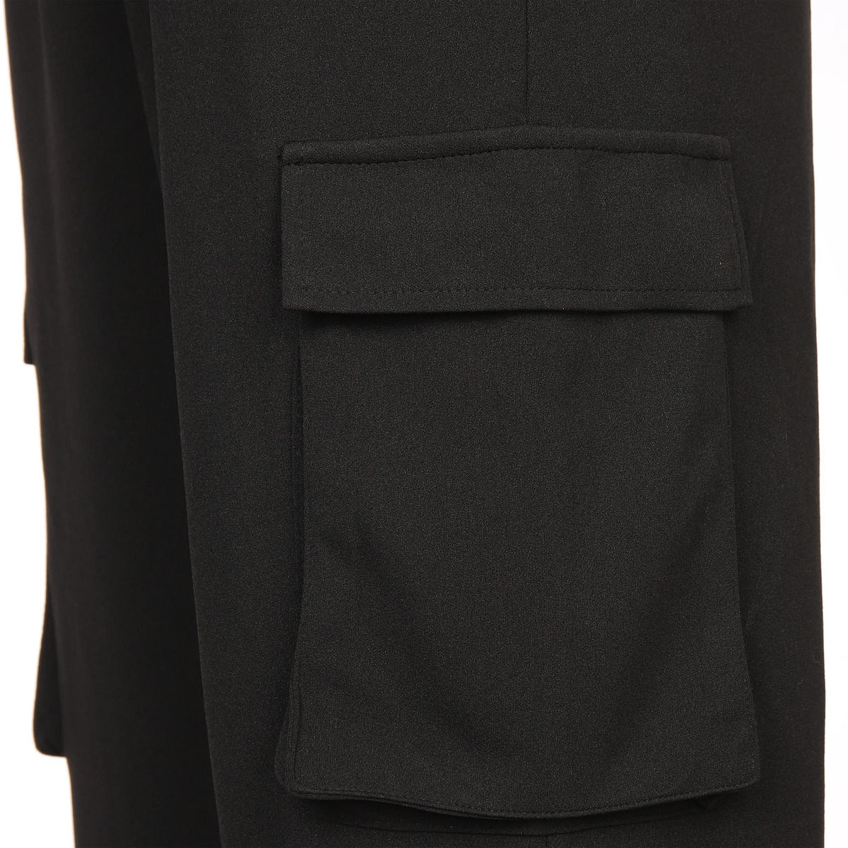 Bild 4 von Only ONLOLA STRING CARGO P Hose
                 
                                                        Schwarz