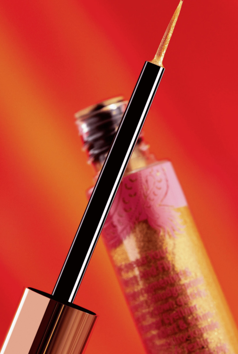 Bild 2 von essence love, luck & dragons liquid eyeliner 01 Spread Your Wings And Fly